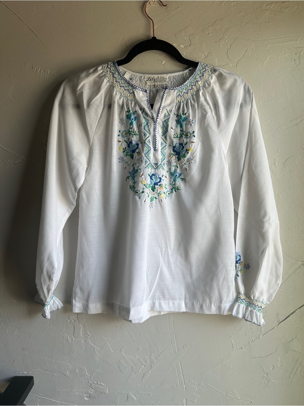 Vintage Hand Embroidered Peasant Blouse White Floral Folk Cottagecore  Prairie S